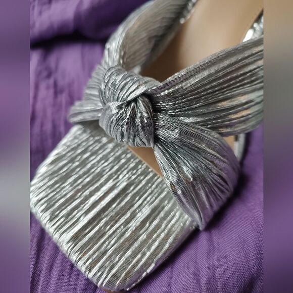 Jewel Badgley Mischka Women's Silver Heeled Sandals. Size 10 - Picture 2 of 9